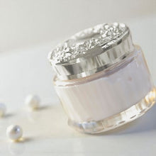 Load image into Gallery viewer, Premiere Iconic Body Cream Lotion Jar