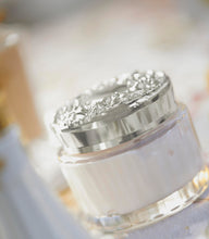 Load image into Gallery viewer, Royal Extract Iconic Body Cream Lotion Jar