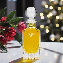 Load image into Gallery viewer, Royal Extract Bath Gel Decanter