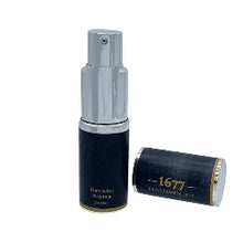 Load image into Gallery viewer, Gentlemen 1677 Grooming Powder Spray
