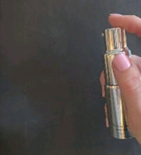 Load image into Gallery viewer, Tryst Dusting Silk Powder Spray Mist
