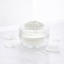 Load image into Gallery viewer, Premiere White Cream 3oz Soap, Crystal Dish *Collector's Choice
