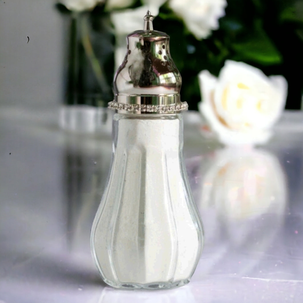 Tryst Iconic Dusting Silk Powder Shaker